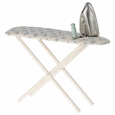 Maileg iron & ironing board