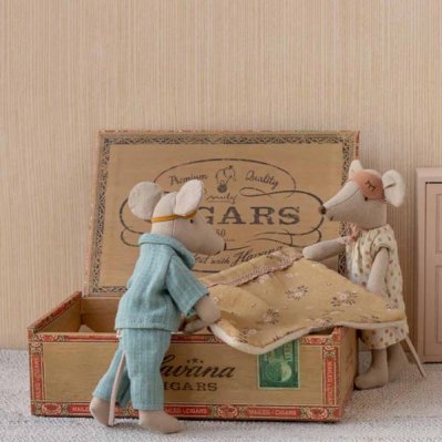 Maileg Mum & Dad in cigarbox