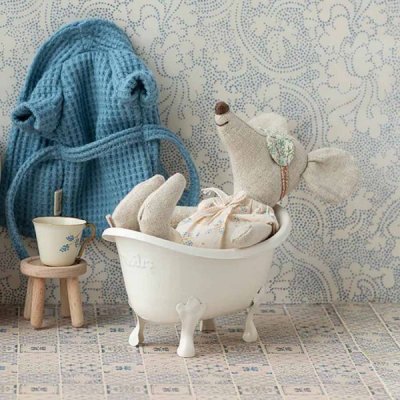 Maileg bathtub mouse